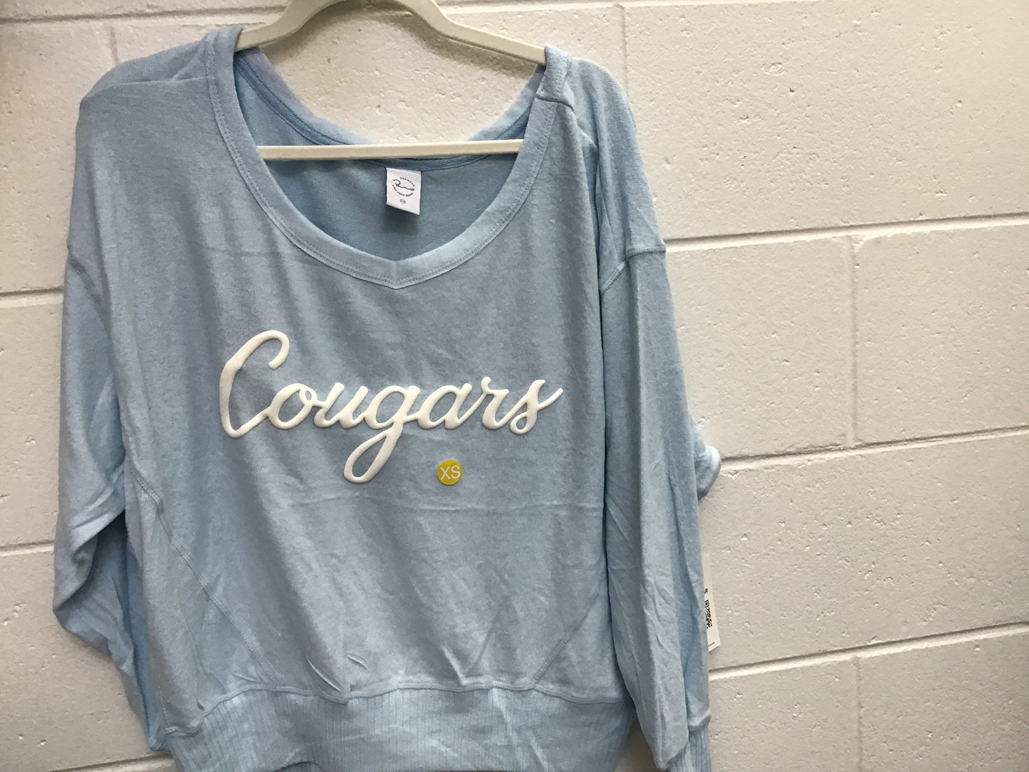 Lightweight v-neck puffy powder blue